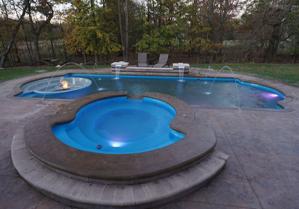 Cortona fiberglass pool by Thursday Pools