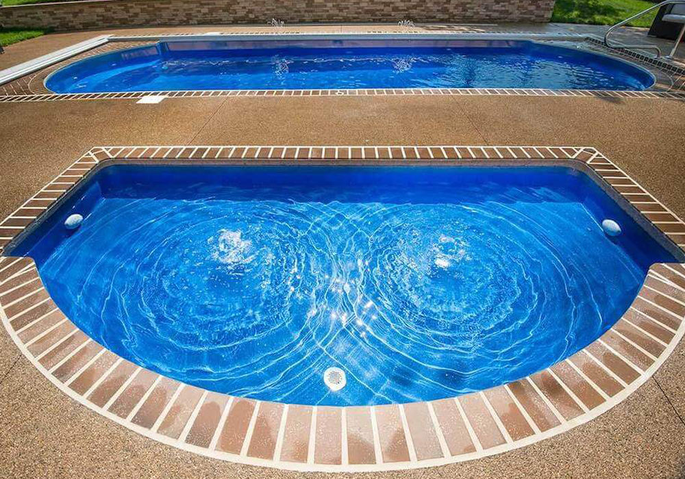 Wet Deck fiberglass pool model by Thursday Pools